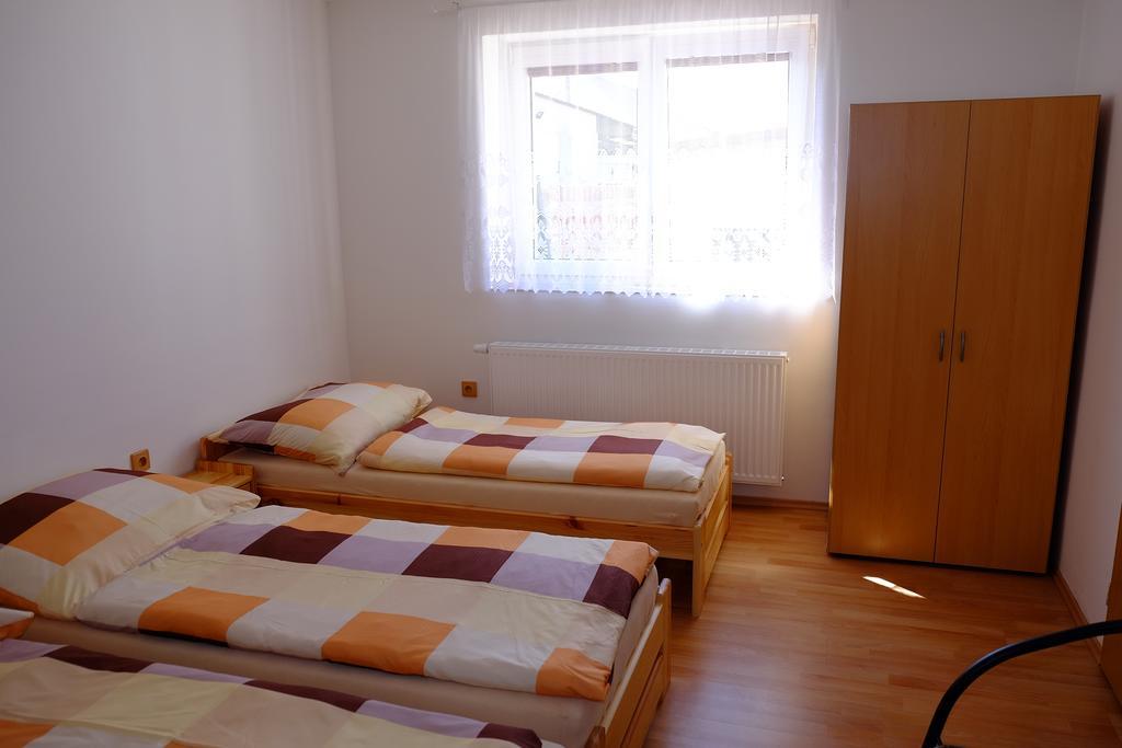 Ubytovani U Maminky Guest House Lednice Exterior photo